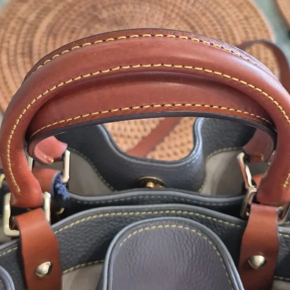 Dooney & Bourke Pebbled Grain Leather Barlow Satchel Charcoal Tote. Like New! - Picture 8 of 16